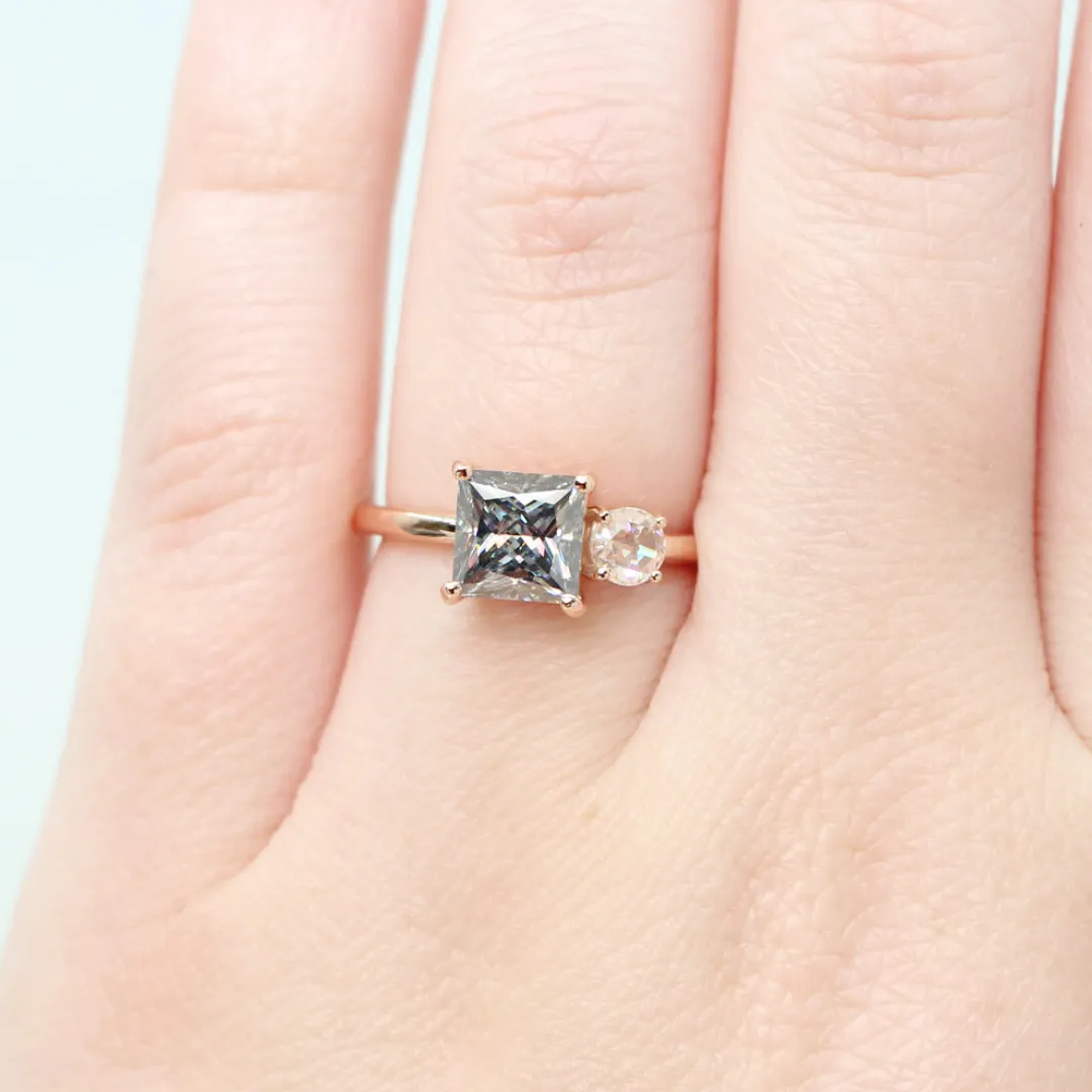 /public/photos/live/Rose Cut Grey Moissanite Toi Et Moi Engagement Ring 486 (1).webp